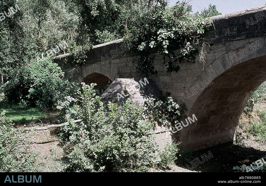 PUENTE DE CARABAÑA EN LA VIA EMERITA AUGUSTA RECONSTRUIDO EN EL S XVIII.