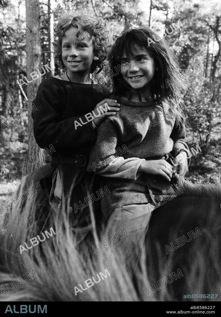 DALSLAND 1983 - Dan Håfström och Hanna Zetterberg som Birk Borkason och Ronja Rövardotter i Tage Danielssons film efter Astrid Lindgrens barnbok Ronja Rövardotter. Foto: Rolf Carlsson Kod: 13 . COPYRIGHT SCANPIX SWEDEN.