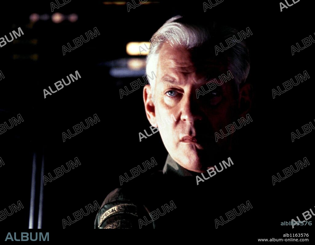 DONALD SUTHERLAND in OUTBREAK, 1995, unter der Regie von WOLFGANG PETERSEN. Copyright WARNER BROTHERS.