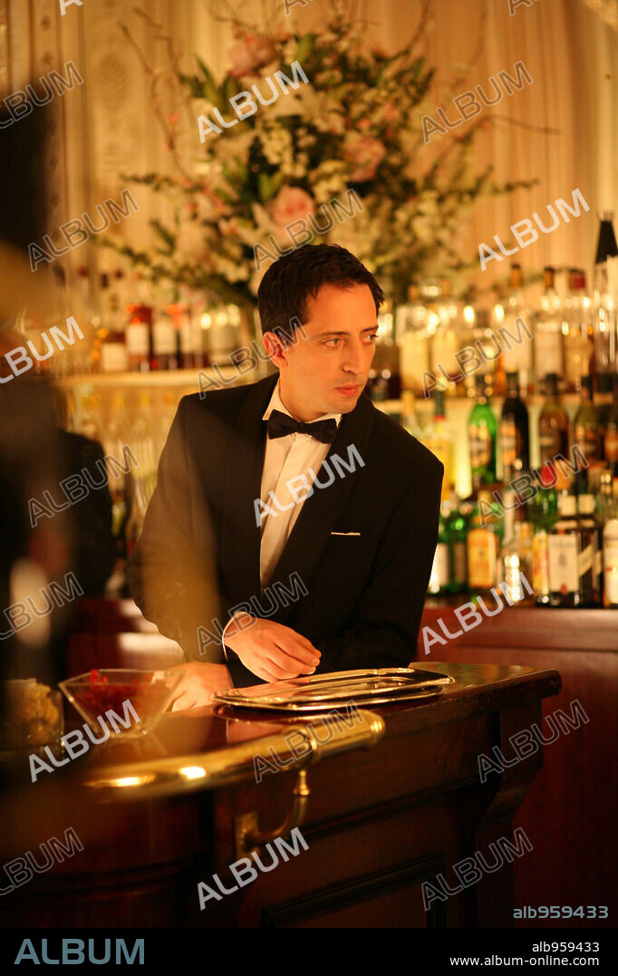 GAD ELMALEH in PRICELESS, 2006 (HORS DE PRIX), directed by PIERRE SALVADORI. Copyright FRANCE 2 CINEMA.
