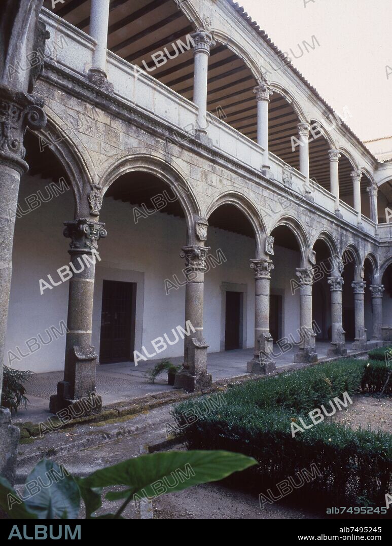 CLAUSTRO RENACENTISTA - SIGLO XVI.
