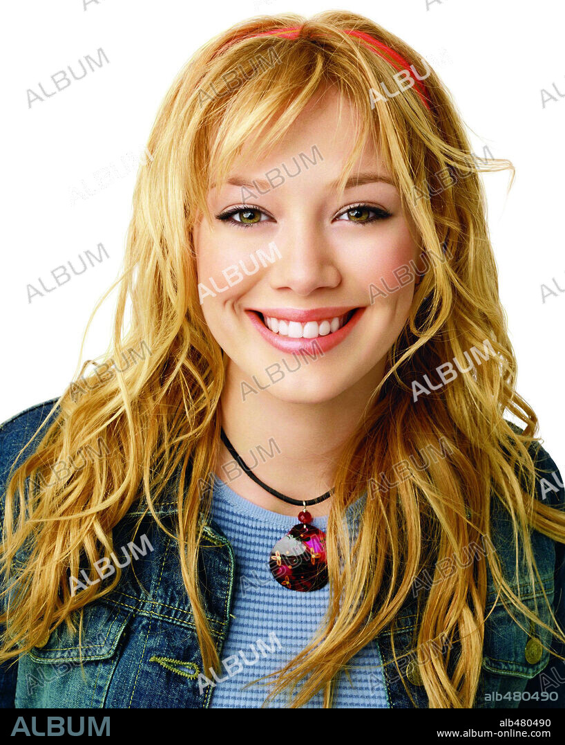 HILARY DUFF in LIZZIE MCGUIRE MOVIE, 2003 (THE LIZZIE MCGUIRE MOVIE), directed by JIM FALL. Copyright TEEN LIFE PRODUCTIONS/WALT DISNEY PICTURES.
