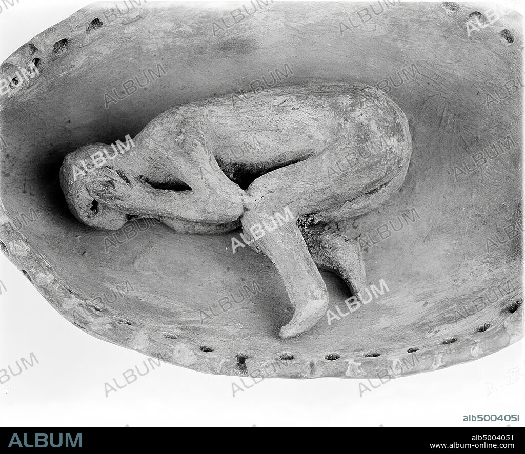 Egypt, sculpture, earthenware, 8.8 x 11.3 x 25.3 cm, Prehistory, Nagada-I Period, Egypt.