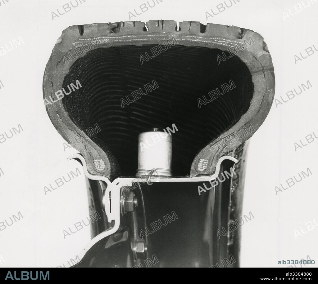 Cross section of a Denovo car tyre.