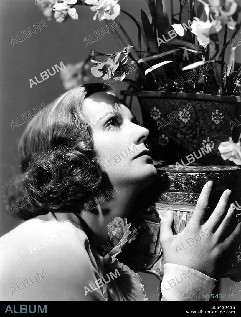 GRETA GARBO en EL VELO PINTADO, 1934 (THE PAINTED VEIL), dirigida por RICHARD BOLESLAWSKI. Copyright M.G.M.