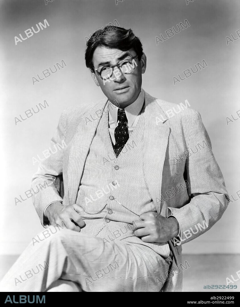 GREGORY PECK in TO KILL A MOCKINGBIRD, 1962, directed by ROBERT MULLIGAN. Copyright UNIVERSAL PICTURES.
