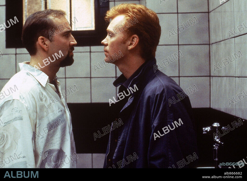 DAVID CARUSO y NICOLAS CAGE en EL SABOR DE LA MUERTE, 1995 (KISS OF DEATH), dirigida por BARBET SCHROEDER. Copyright 20TH CENTURY FOX.