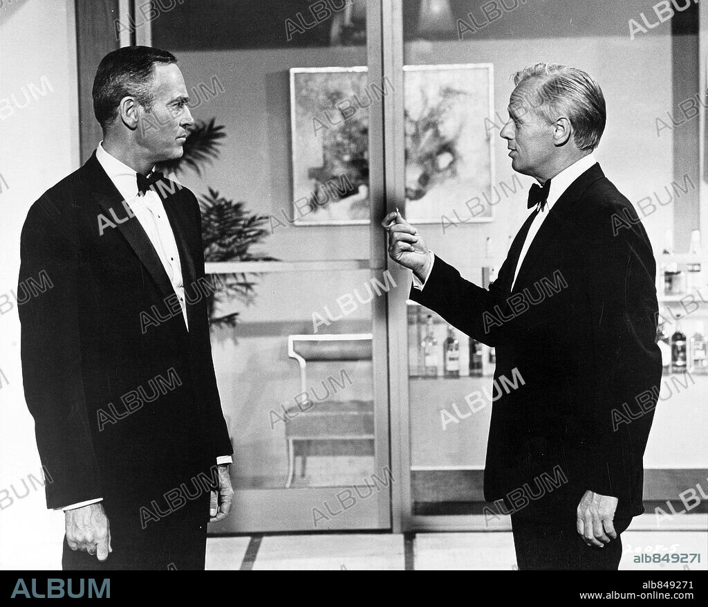 HENRY FONDA y RICHARD WIDMARK en BRIGADA HOMICIDA, 1968 (MADIGAN), dirigida por DON SIEGEL.