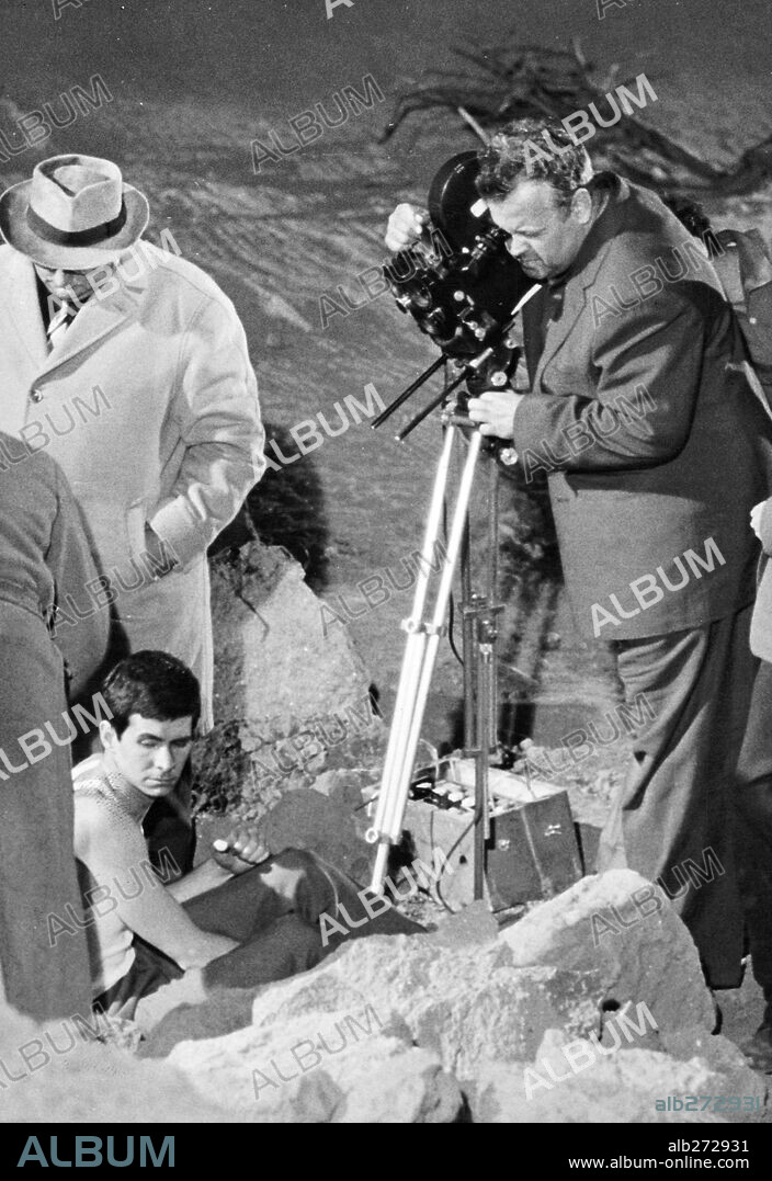 ANTHONY PERKINS y ORSON WELLES en EL PROCESO, 1962 (LE PROCES), dirigida por ORSON WELLES. Copyright PARIS EUROPA/FICIT/HISA.