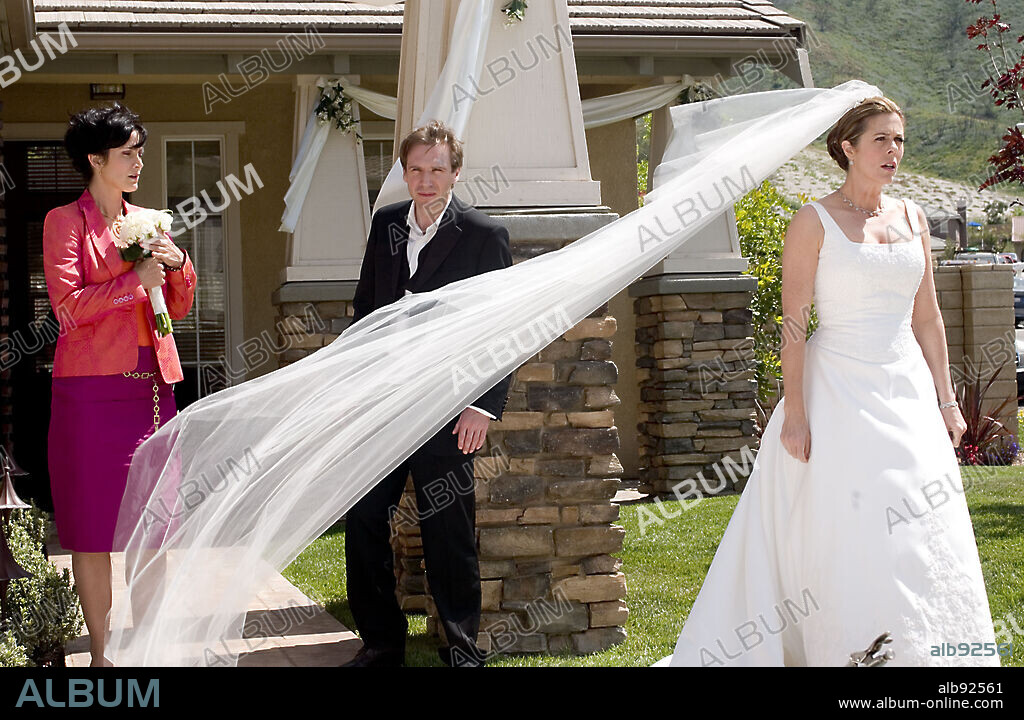 RALPH FIENNES and RITA WILSON in THE CHUMSCRUBBER, 2005, directed by ARIE POSIN. Copyright NEWMARKET FILM GROUP.