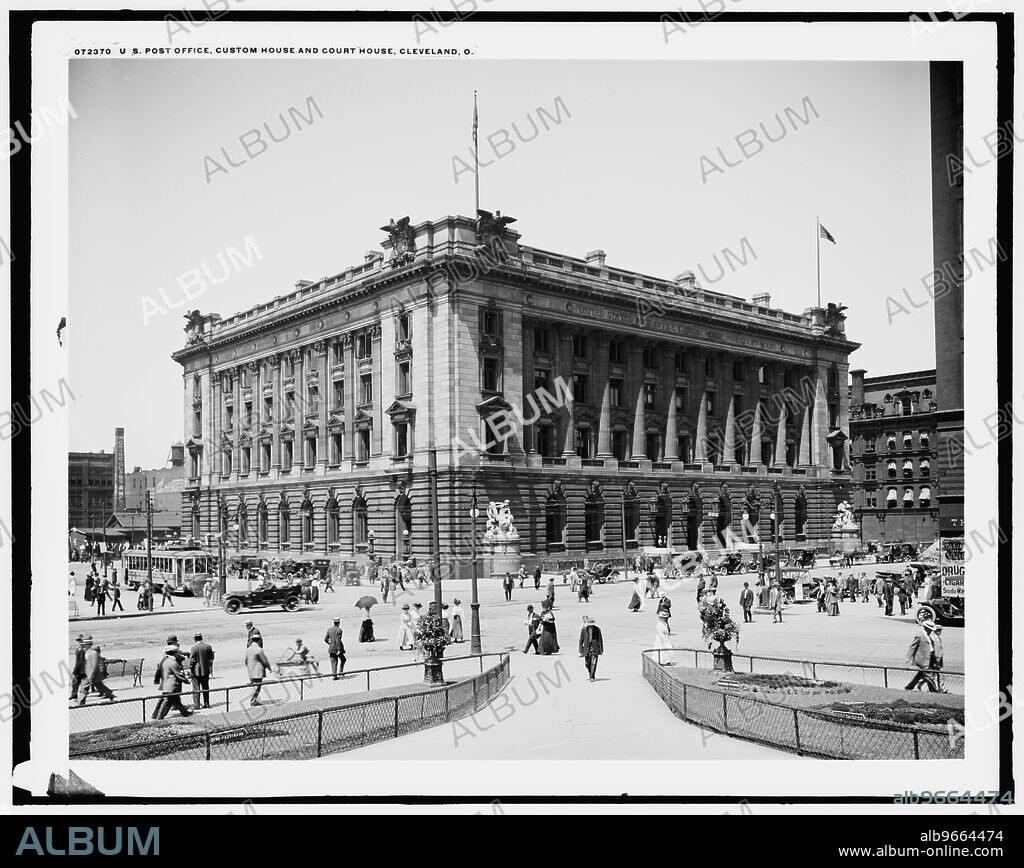 U.S. Post Office, Custom House and Court House, Cleveland, Ohio, c.between 1910 and 1920. Beaux-Arts granite-faced building designed by Arnold W. Brunner and Daniel Chester French, completed in 1910.