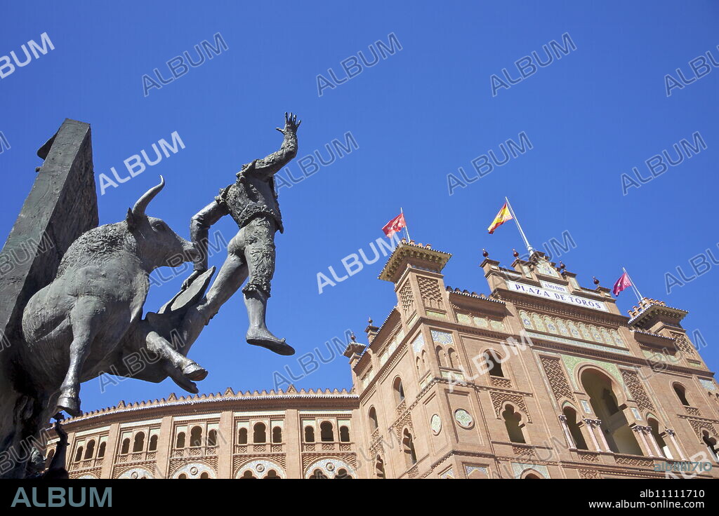 Monument to the matador Jose Cubero (El Yiyo), near Las Ventas bullring, Plaza de Toros de Las Ventas, Madrid, Spain, Europe.