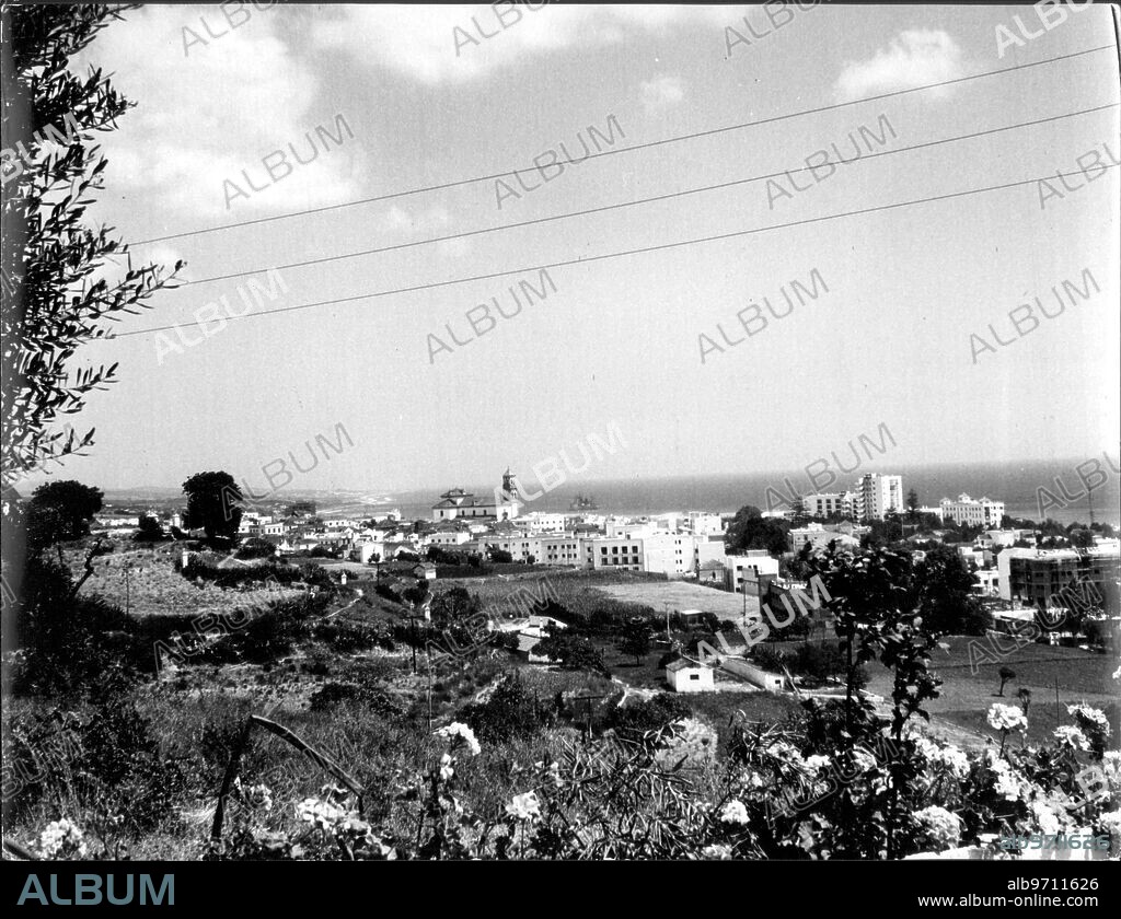 1964. Partial view of Marbella from Lola Flores' house.