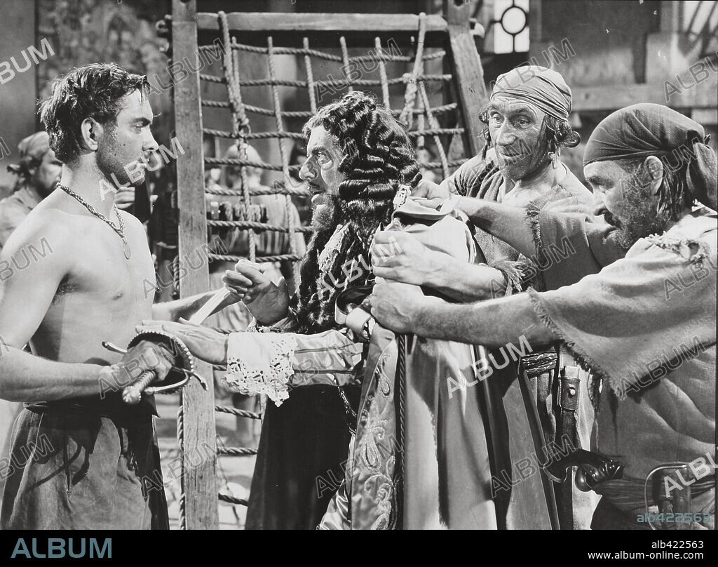 FORTUNIO BONANOVA and TYRONE POWER in THE BLACK SWAN, 1942, directed by HENRY KING. Copyright 20TH CENTURY FOX.