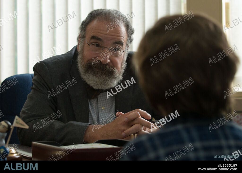 JACOB TREMBLAY y MANDY PATINKIN en WONDER, 2017, dirigida por STEPHEN CHBOSKY. Copyright LIONSGATE/MANDEVILLE FILMS/PARTICIPANT MEDIA/WALDEN MEDIA.
