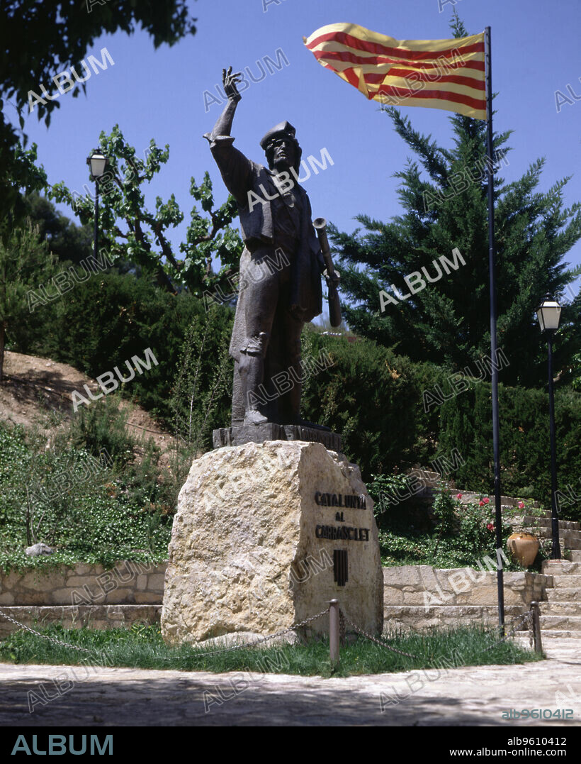 Monument to Carrasclet, nickname of the guerrilla Joan Pere Barceló i Anguera (1682-1743).