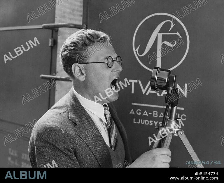1937.. Anm. Filmregissörer Gunnar Skoglund främst känd som speakerrösten till SF-journalen SF AGA BALTIC Ljudsystem Profiler Publ. i RiR 50/37 38/75 18/80 20/81 persons: Gunnar Skoglund sites: SVERIGE.