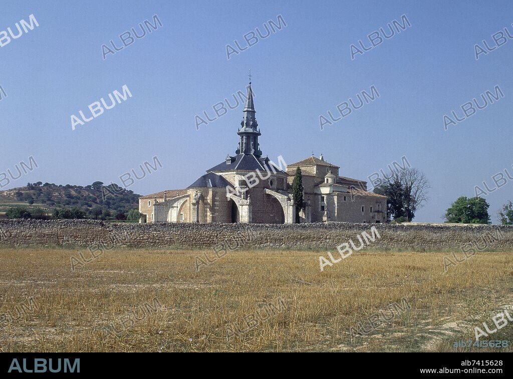 EXTERIOR DEL SANTUARIO DE SAN PEDRO REGALADO.