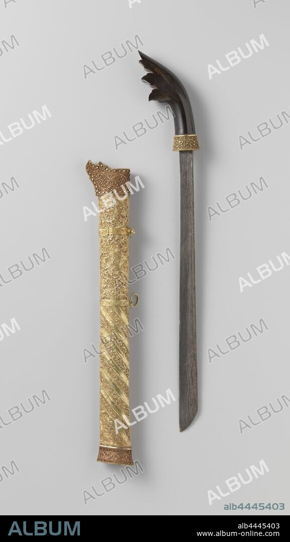 Chunderik with scabbard, dagger with old single-edged blade and receding green to black horn hilt, around the hilt at the blade a golden mount adorned with fine ironwork in the shape of tendrils. Wooden sheath, completely covered with gold leaf, decorated above and below with ironwork like on the hilt, the rest with driven plant motifs. At two places around the sheath a band with eyelet and ring, Dutch East Indies, The, 1600 - 1885, metal, wood (plant material), gold (metal), horn (animal material), cutting, l 55 cm l 44 cm h 9 cm × d 3 cm.