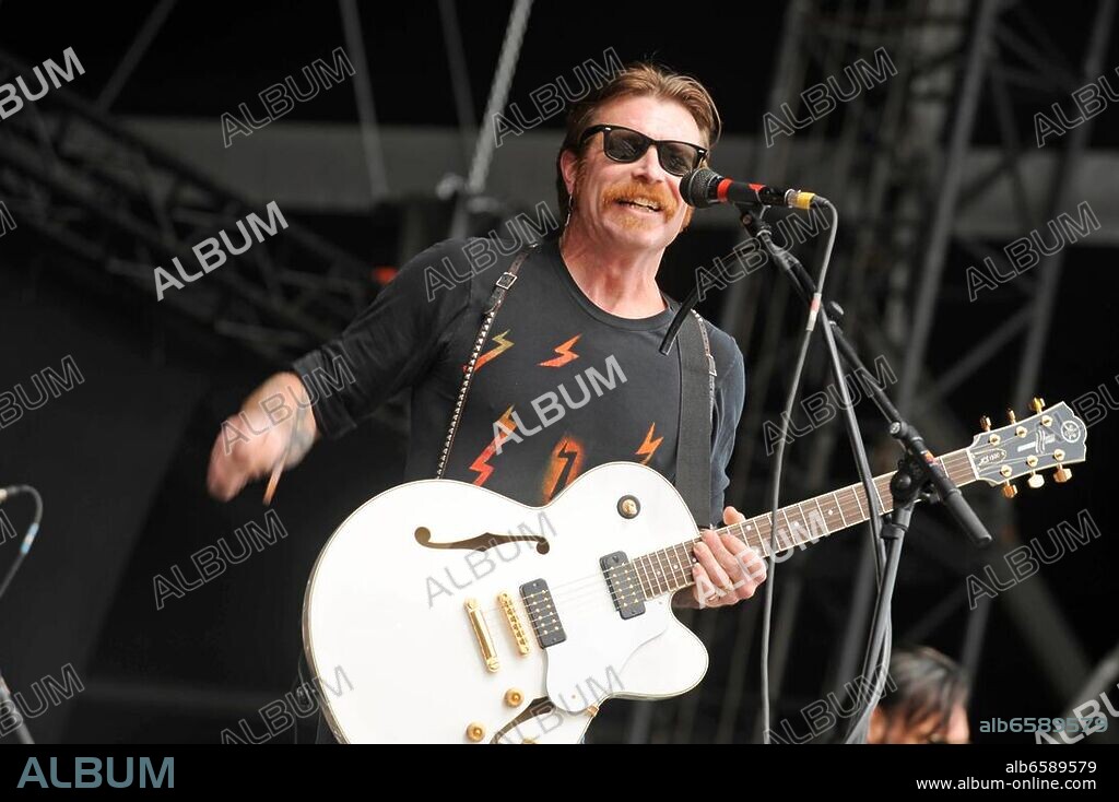 Eagles of Death Metal, kurz EoDM - die amerikanische Stoner-Rock-Band um Saenger und Gitarrist Jesse-The Devil-Hughes live beim Hurricane Festival 2012: Rock-und Alternative Open Air Festival in.