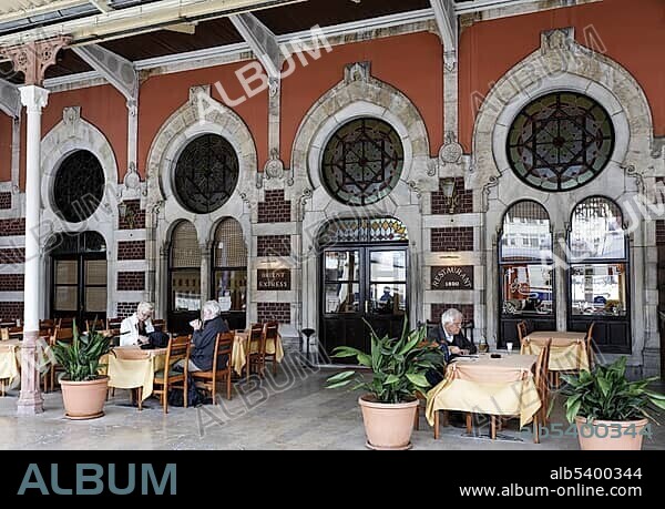 Orient Express Restaurant, historic Sirkeci Train Station, Ottoman art nouveau building, Istanbul, Turkey, Asia.
