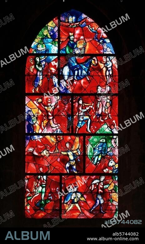 MARC CHAGALL. Chichester, Kathedrale / Chagall-Fenster Filmsize: 6 × 9 cm.