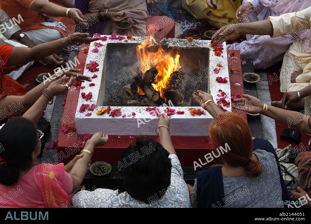 Fire ceremony in Parmath, Rishikesh A Havan is a sacred purifying ritual in Hinduism that involves a fire ceremony. It is a ritual of sacrifice made to the fire god, Agni. After the fire is lit in a Havan Kund, offerings are made to the sacred fire.