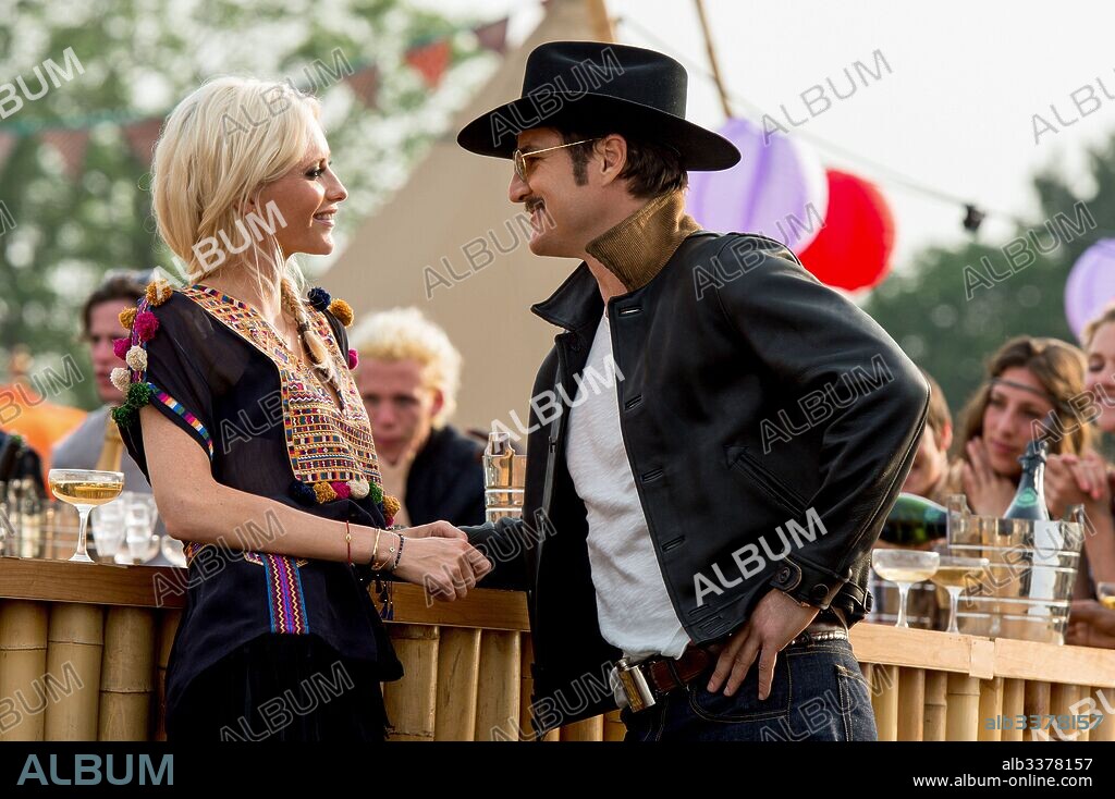 PEDRO PASCAL und POPPY DELEVINGNE in KINGSMAN: THE GOLDEN CIRCLE, 2017, unter der Regie von MATTHEW VAUGHN. Copyright 20TH CENTURY FOX.