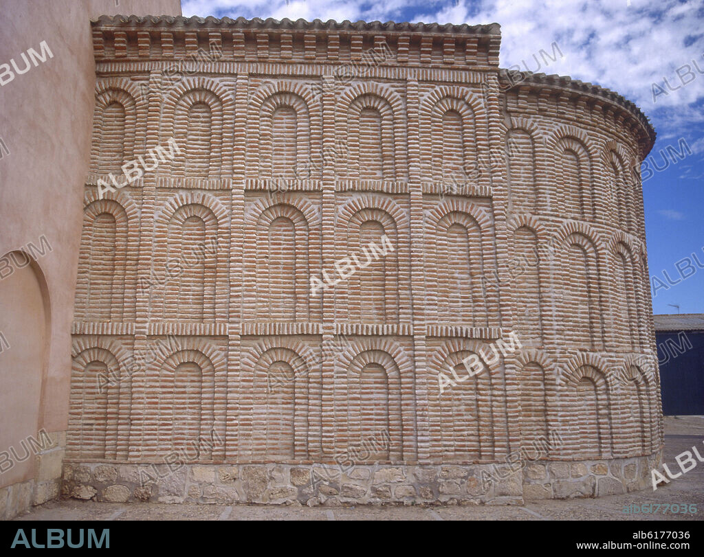 ABSIDE SEMICIRCULAR - S XVI.