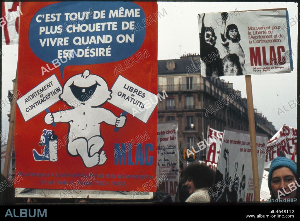 Manifestation du 6 decembre 1973. Affiches du MLAC, Mouvement pour la Liberte de l'Avortement et de la Contraception. Annees 70. Credit: Coll. Kharbine Tapabor.