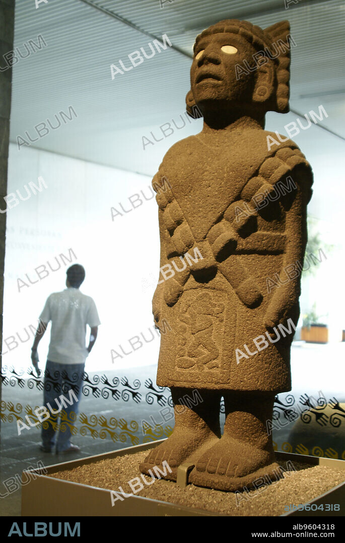 Escultura de Teteoinan(diosa madre), originaria de Tlamanalco. Museo Nacional de antropologia. Estado de Mexico D.F. Mexico.