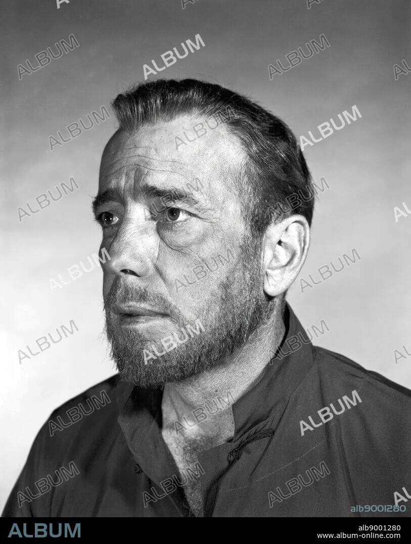 HUMPHREY BOGART in THE LEFT HAND OF GOD, 1955, directed by EDWARD DMYTRYK. Copyright 20TH CENTURY FOX.