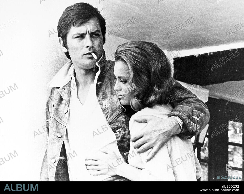 ALAIN DELON und ROMY SCHNEIDER in LA PISCINE, 1969, unter der Regie von JACQUES DERAY. Copyright S.N.C/TRITONE.