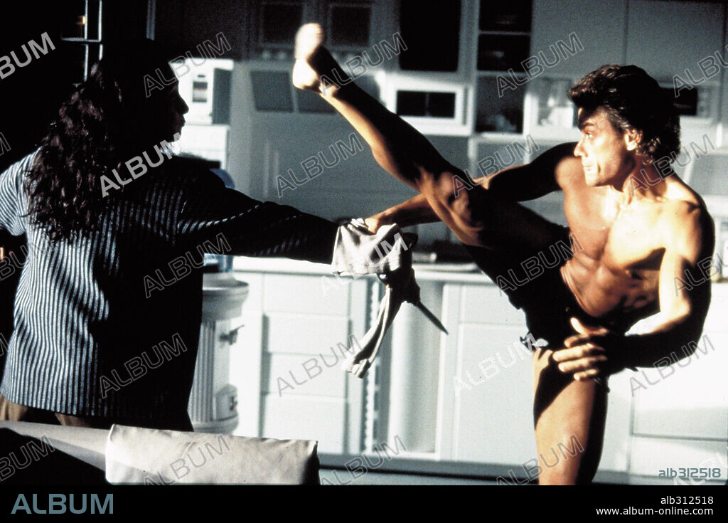 JEAN-CLAUDE VAN DAMME dans TIMECOP, 1994, réalisé par PETER HYAMS. Copyright UNIVERSAL PICTURES / LEDERER, JOE.