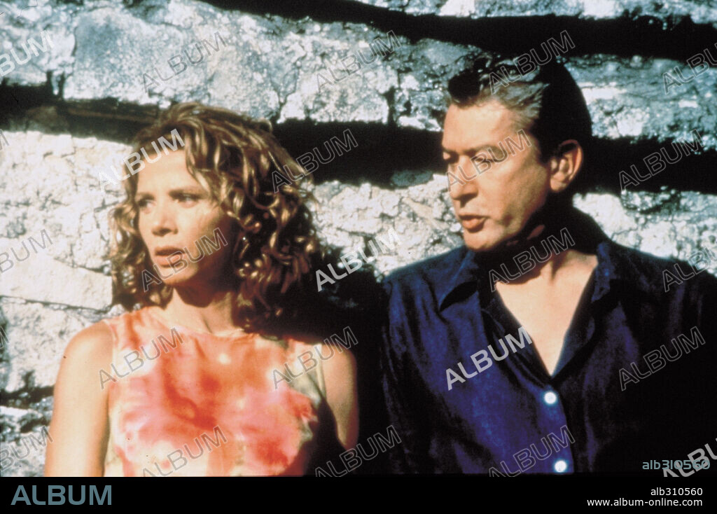 VICTORIA ABRIL in MY FATHER, MY MOTHER, MY BROTHERS AND MY SISTERS, 1999 (MON PERE, MA MERE, MES FRERES ET MES SOEURS), directed by CHARLOTTE DE TURCKHEIM.