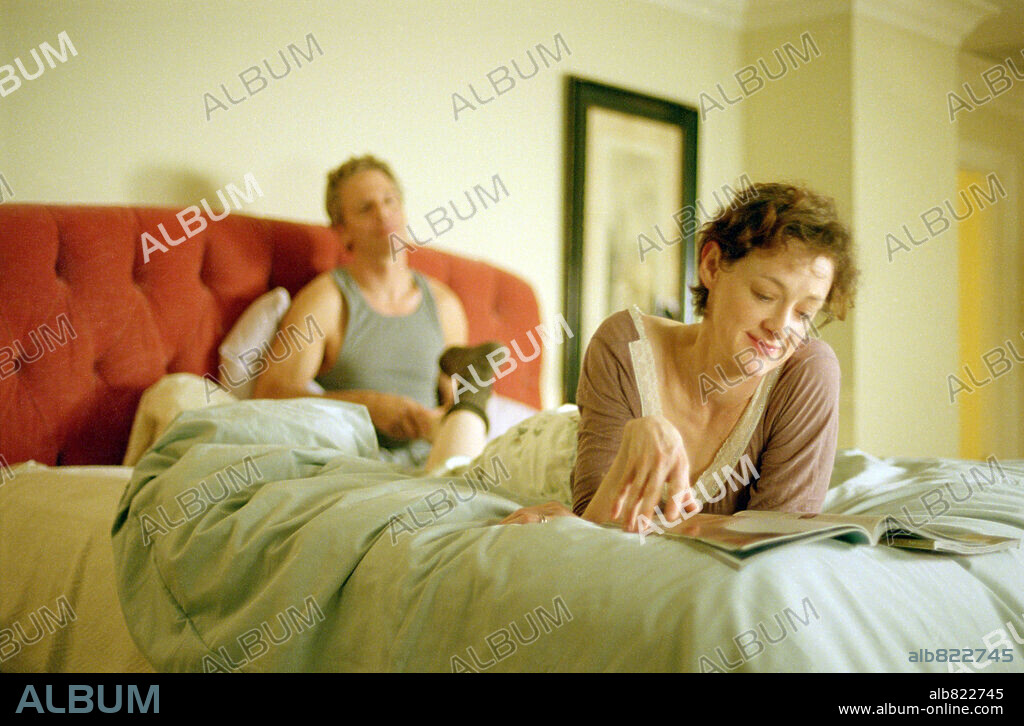 GREG GERMANN y JOAN CUSACK en AMIGOS CON DINERO, 2006 (FRIENDS WITH MONEY), dirigida por NICOLE HOLOFCENER. Copyright THIS IS THAT PRODUCTIONS.