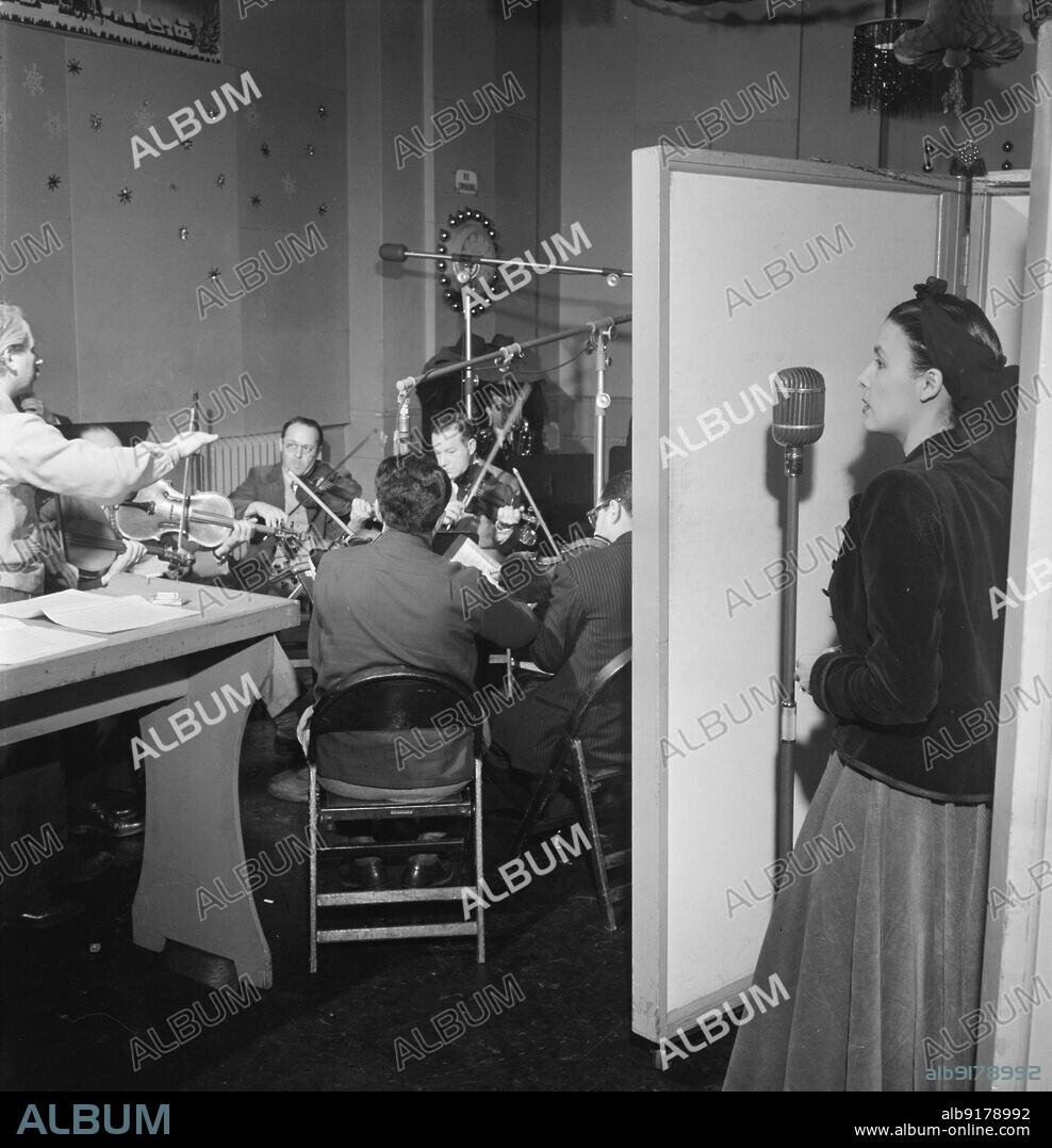 WILLIAM PAUL GOTTLIEB. Portrait of Lena Horne and Lennie Hayton, New York, N.Y., 1946.