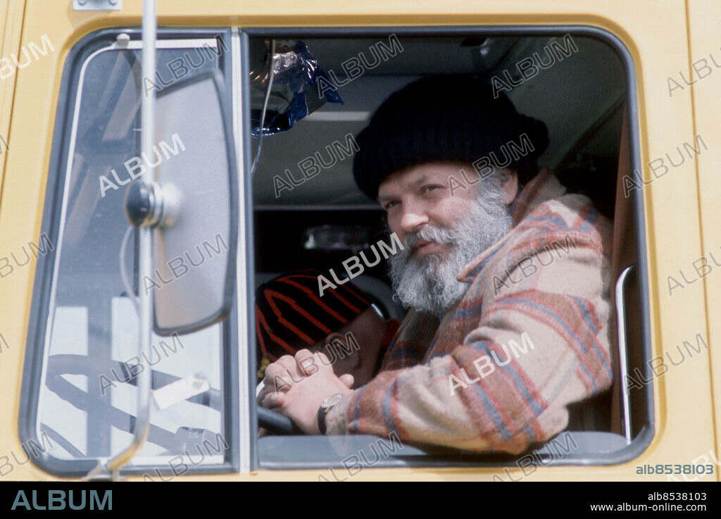 1975.. Julkalendern 1975: Långtradarchaufförens berättelser persons: Beppe Wolgers sites: SVERIGE.