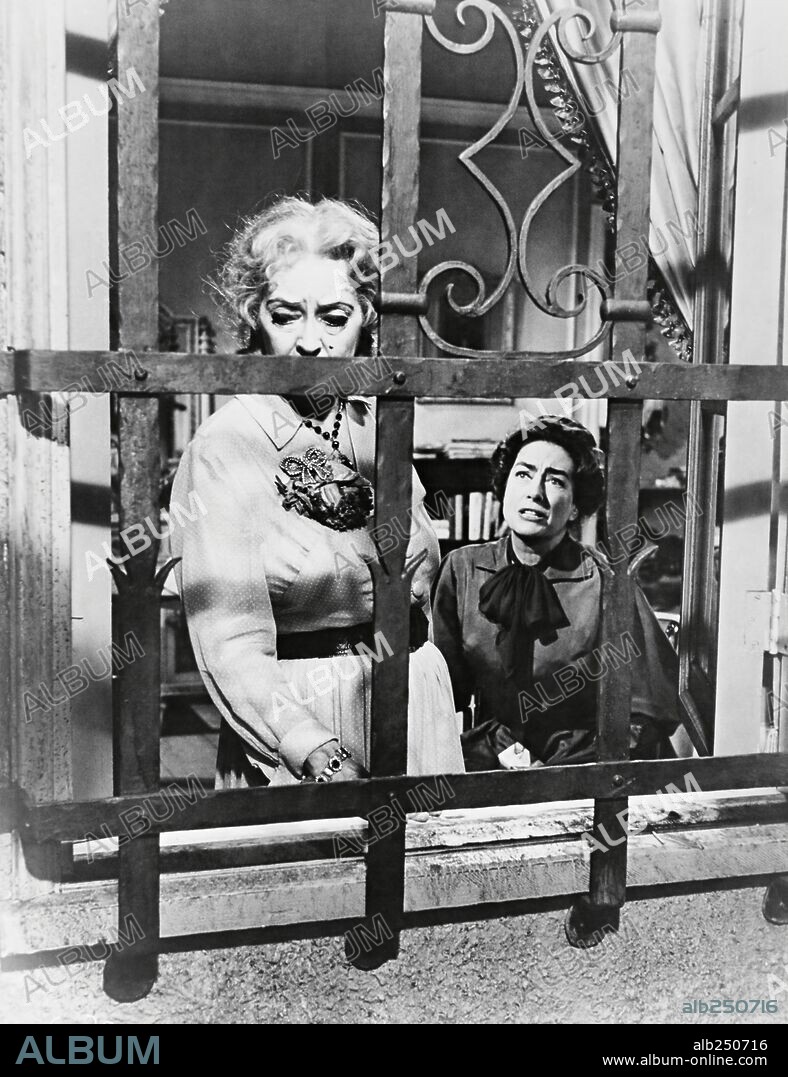 BETTE DAVIS und JOAN CRAWFORD in WHAT EVER HAPPENED TO BABY JANE?, 1962, unter der Regie von ROBERT ALDRICH. Copyright WARNER BROTHERS.