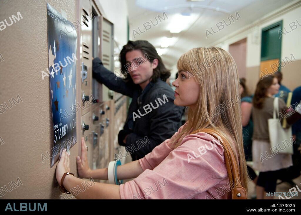 AIMEE TEEGARDEN y THOMAS MCDONELL en PROM, 2011, dirigida por JOE NUSSBAUM. Copyright WALT DISNEY PICTURES.