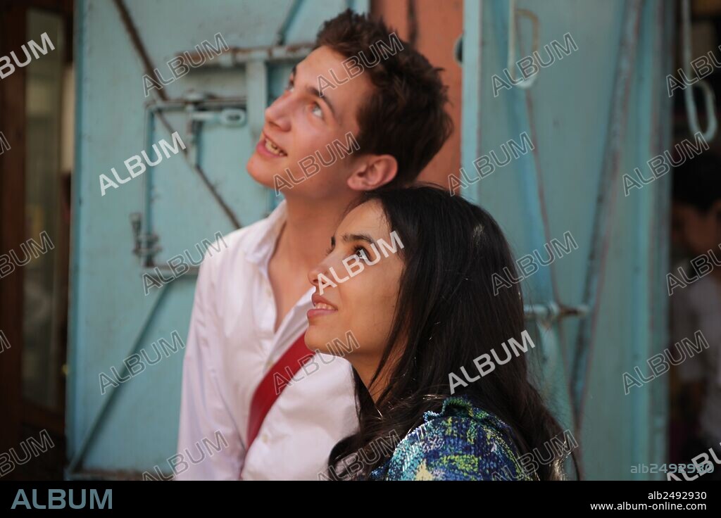 HAFSIA HERZI and SAMUEL SCHNEIDER in EXIT MARRAKECH, 2013, directed by CAROLINE LINK. Copyright DESERT FLOWER FILMPRODUKTION.