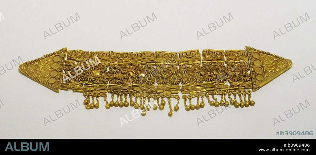 Tesoro de Aliseda. Ajuar funerario tartésico. Diadema. Oro. Periodo Orientalizante. 700-501 a. C. Hallado en Aliseda, provincia de Cáceres. Museo Arqueológico Nacional. Madrid. España.