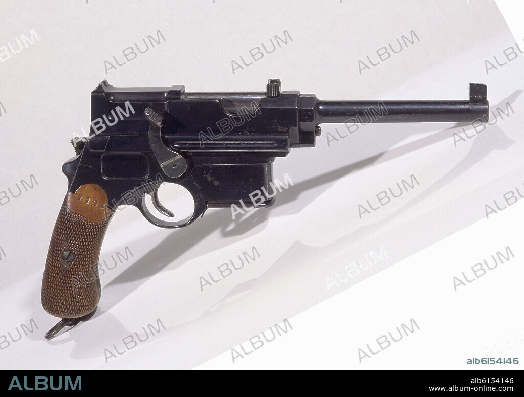 PISTOLA AUTOMATICA MALINCHER DE 7,66 mm. FABRICADA EN AUSTRIA.