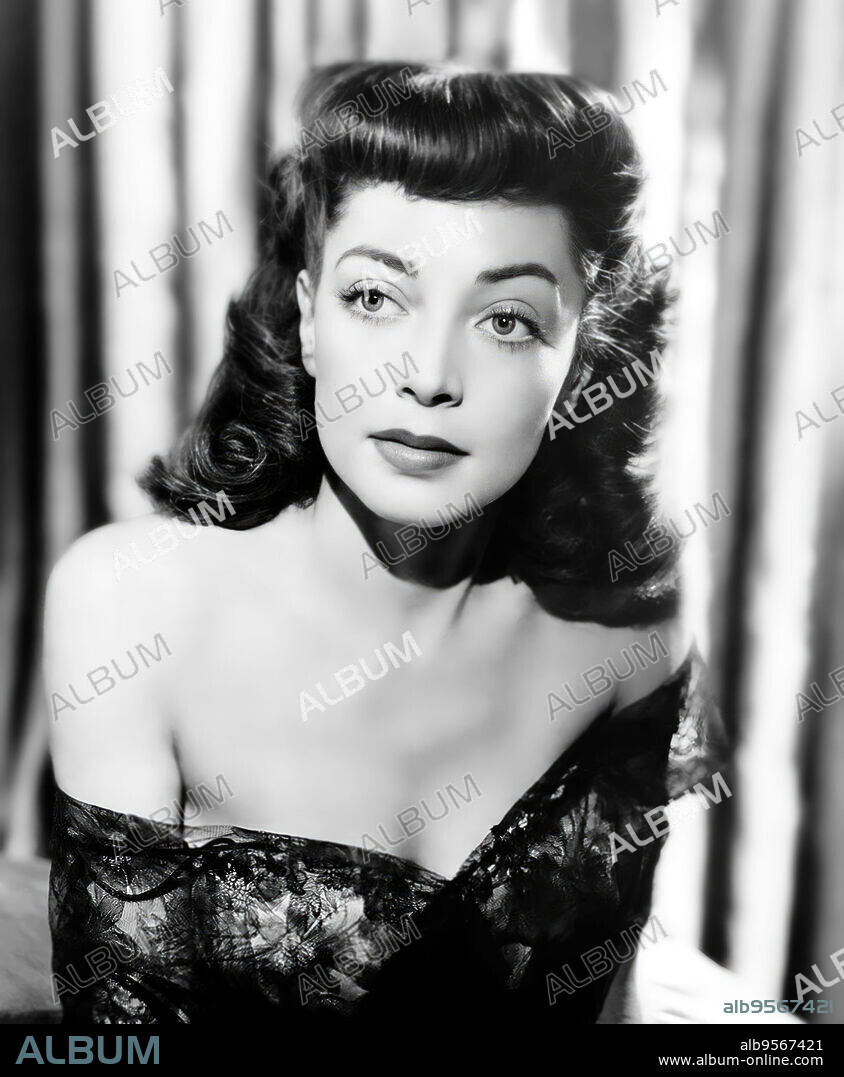 MARIE WINDSOR in OUTPOST IN MOROCCO, 1949, directed by ROBERT FLOREY. Copyright UNITED ARTISTS.