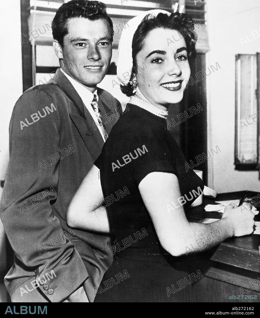 ELIZABETH TAYLOR et NICHOLAS CONRAD "NICKY" JR. HILTON.