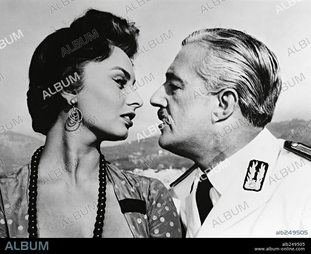 SOPHIA LOREN y VITTORIO DE SICA en PAN, AMOR Y.. ., 1955 (PANE, AMORE E.. .), dirigida por DINO RISI. Copyright TITANUS.