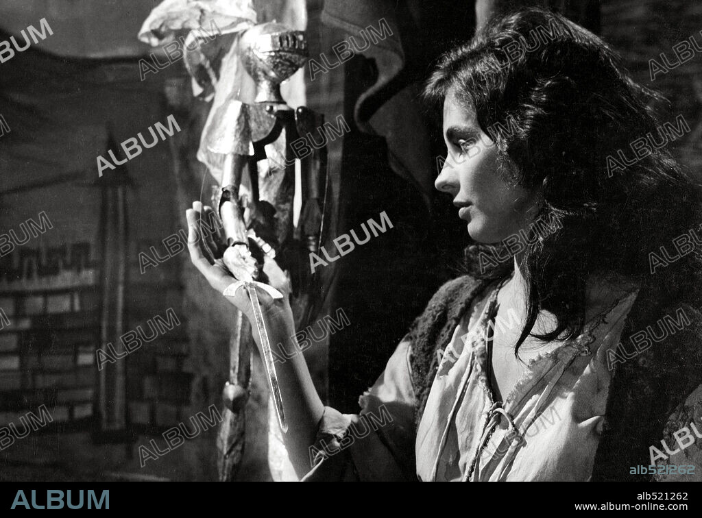 MILLIE PERKINS in GIRL FROM LA MANCHA, 1963 (DULCINEA), directed by VICENTE ESCRIVA. Copyright ASPA FILMS.