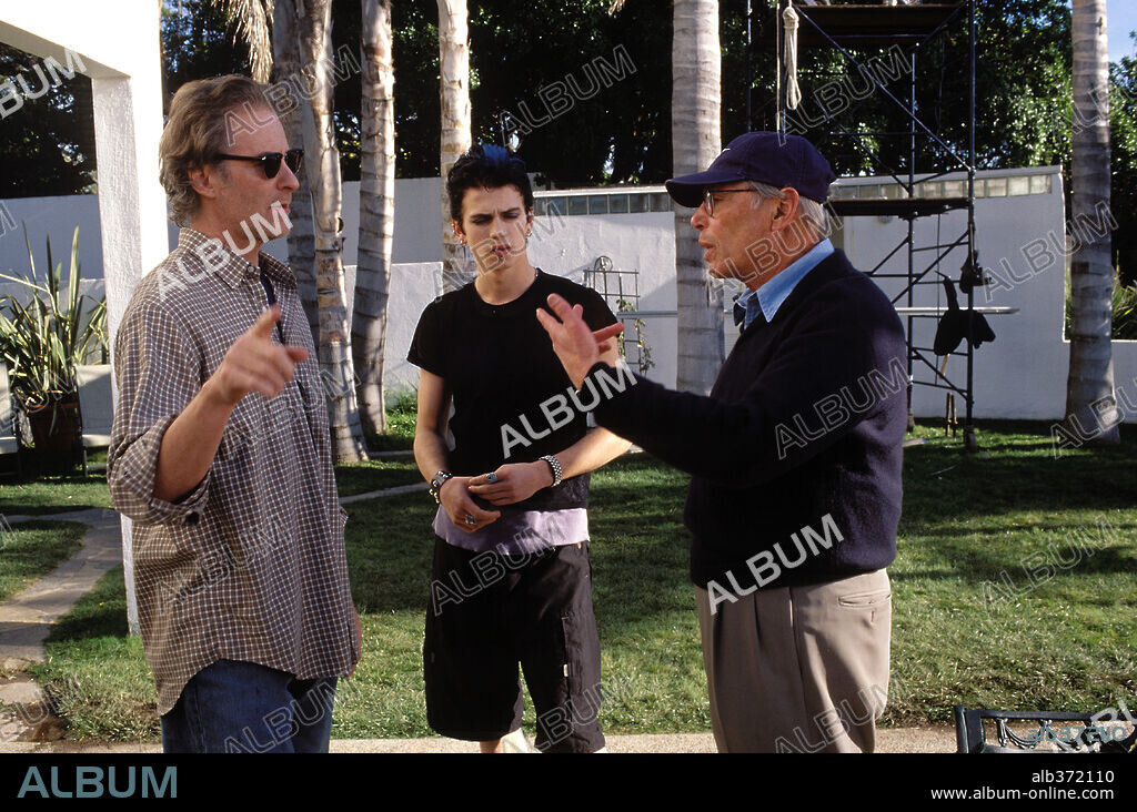 HAYDEN CHRISTENSEN, IRWIN WINKLER y KEVIN KLINE en LA CASA DE MI VIDA, 2001 (LIFE AS A HOUSE), dirigida por IRWIN WINKLER. Copyright WRINKLER FILMS / WALLACE, MERIE W.
