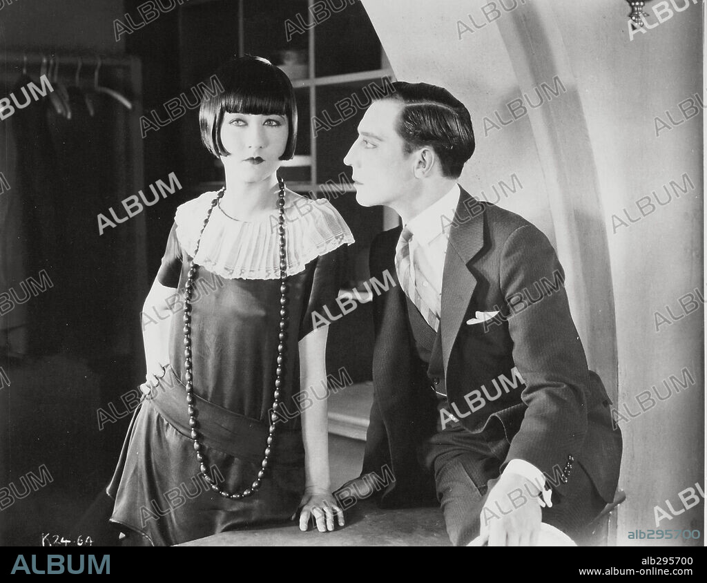 BUSTER KEATON y RUTH DWYER en SIETE OCASIONES, 1925 (SEVEN CHANCES), dirigida por BUSTER KEATON. Copyright METRO GOLDWYN.