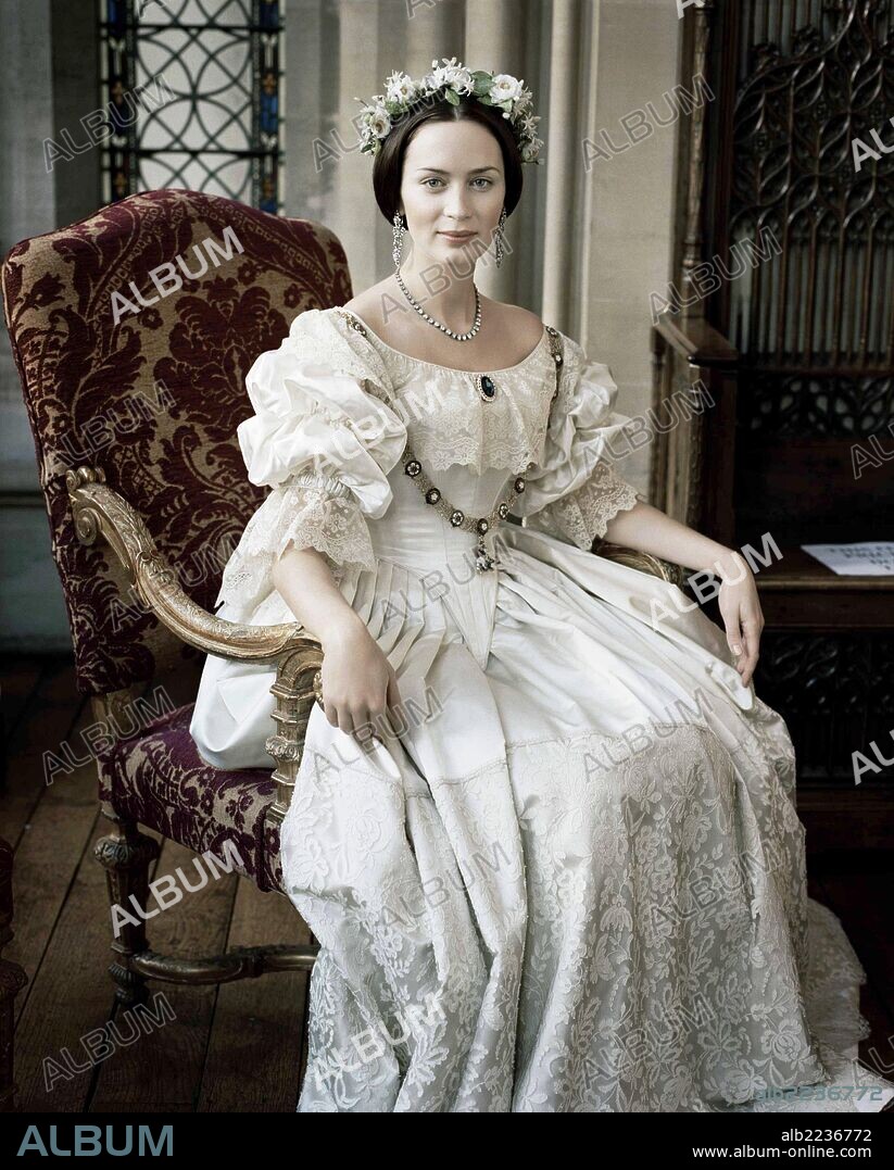 EMILY BLUNT en LA REINA VICTORIA, 2009 (THE YOUNG VICTORIA), dirigida por JEAN-MARC VALLEE. Copyright GK FILMS.